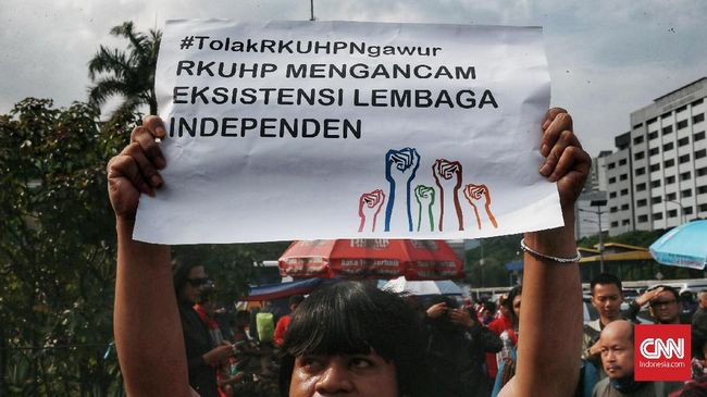 Koalisi Pemantau Peradilan Tolak 'Contempt of Court' di RKUHP Pasal 281 dalam RKHUP, menurut Koalisi Pemantau Peradilan (KPP), berpotensi digunakan untuk mengkriminalisasi pihak yang mengkritik kinerja peradilan.