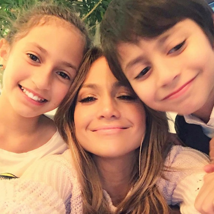 <p>Kira-kira Emme atau Max ya yang lebih mirip sang bunda? (Foto: Instagram/jlo)</p>