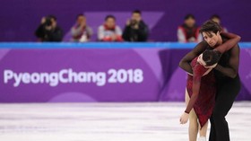FOTO: Kanada Rebut Emas Figure Skating Beregu