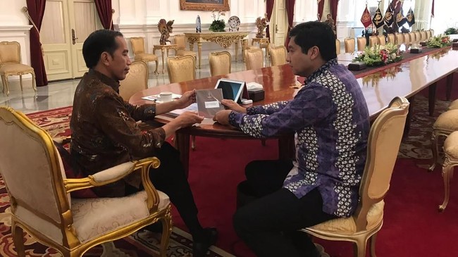 Maruarar memilih keluar dari PDIP dengan alasan mengikuti langkah Jokowi. Sementara itu, Jokowi sejauh ini diketahui masih kader PDIP.