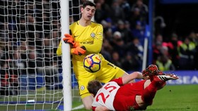 Courtois Tak Ingin Memikirkan Rumor Transfer di Piala Dunia