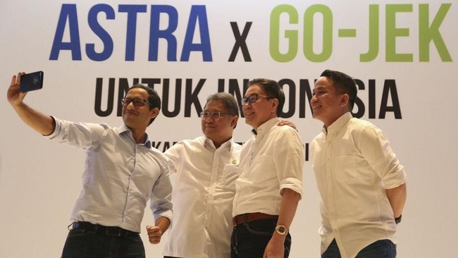 Bergabungnya Grup Astra dan Grup Djarum investasi ke Gojek menambah daftar konglomerat yang berkecimpung di sektor layanan transportasi online.