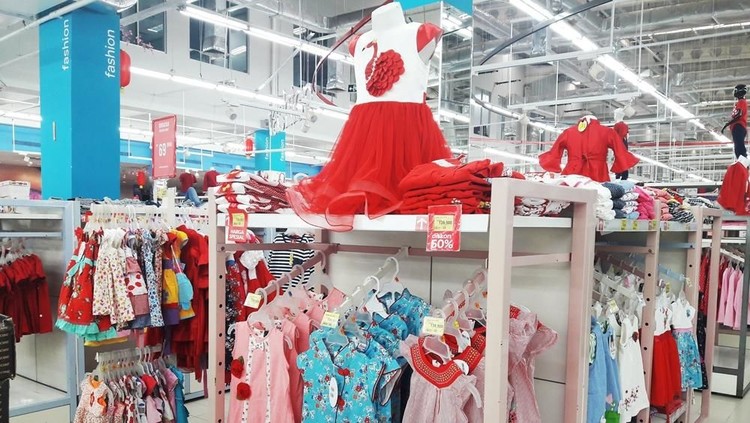 Imlek tinggal menghitung hari. Si kecil bisa dapat tampil spesial dengan pilihan baju dari Transmart dan Carrefour.
