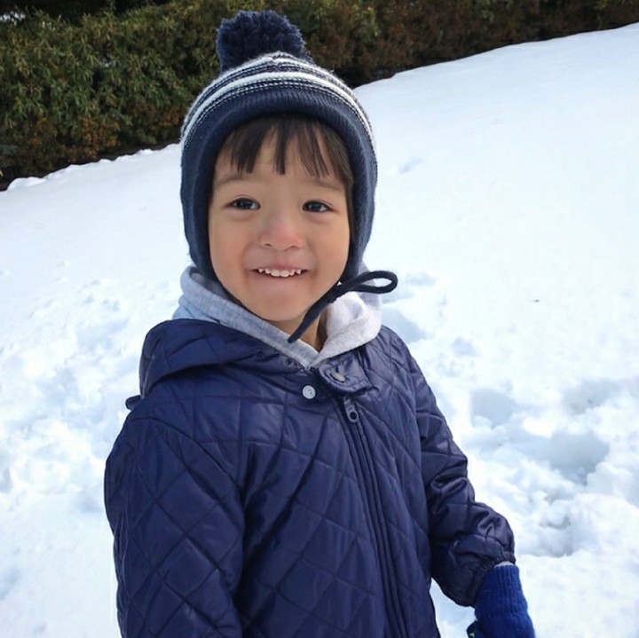 <p>Kenalin, ini Snow Auror Arashi, anak kedua dari Ernest Prakasa, sang komedian. (Foto: Instagram/ernestprakasa)</p>