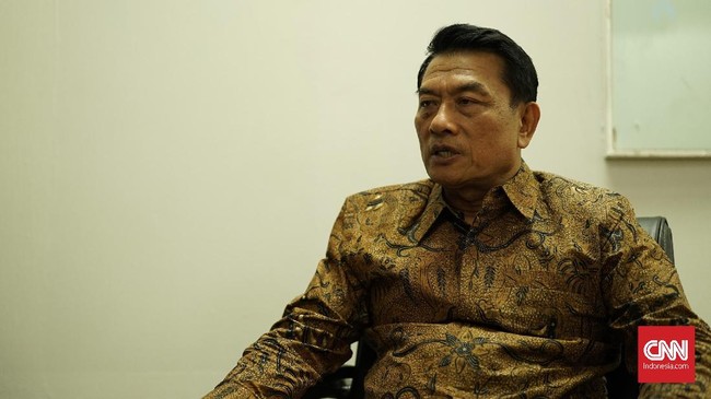Moeldoko memantau pergerakan tenaga kerja asing di Morowali Sulawesi Tengah dan menemukan 2.000 Tenaga Kerja Asing asal China yang bekerja di sana.