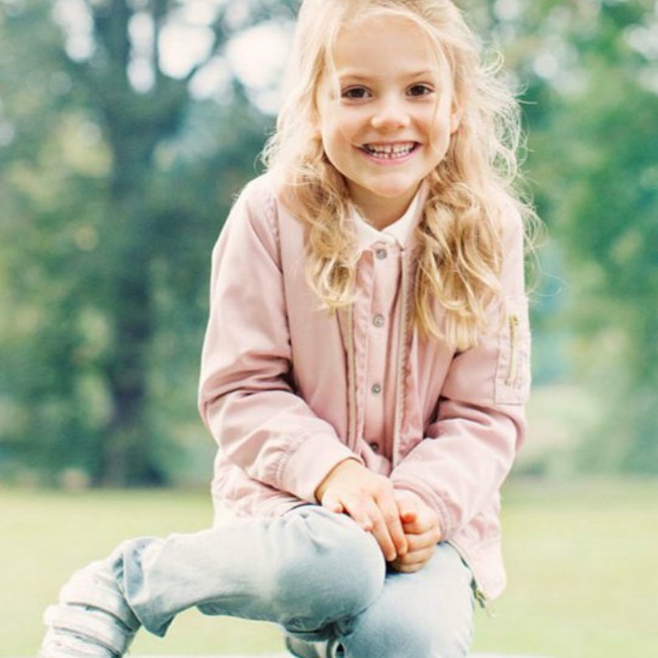 <p>Putri Estelle mendapat gelar Duchess of Ostergotland lho.  (Foto; Instagram @princessetelleofsweden)</p>