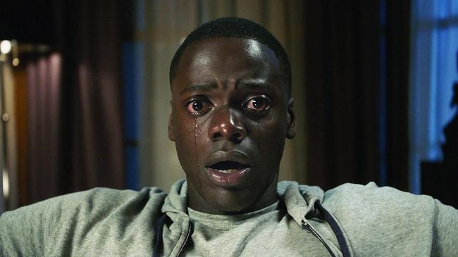 Sudah setahun film 'Get Out' rilis, untuk merayakan momen dan keberhasilannya, film thriller itu pun tayang gratis di Amerika Serikat.