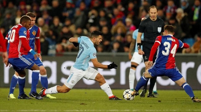 Manchester City unggul 3-0 atas Basel pada babak pertama leg pertama babak 16 besar Liga Champions di Stadion St. Jakob Park, Rabu (14/2).