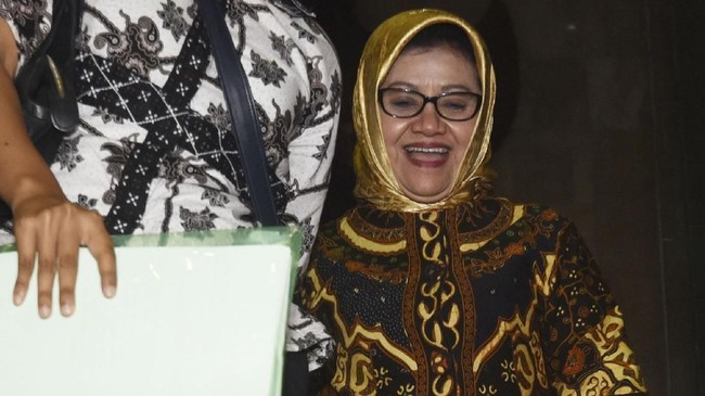Komitmen fee antara Imas dengan perantara suap diduga Rp1,5 miliar. Sementara komitmen fee antara perantara suap Imas dengan pengusaha diduga Rp4,5 miliar.