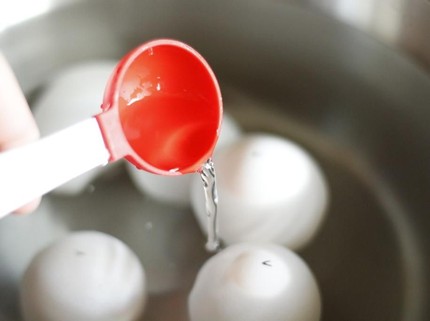 4 Cara Paling Efektif Mengupas Telur Rebus