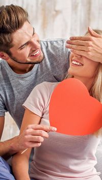 7 Cara Unik Mengekspresikan Cinta di Berbagai Negara