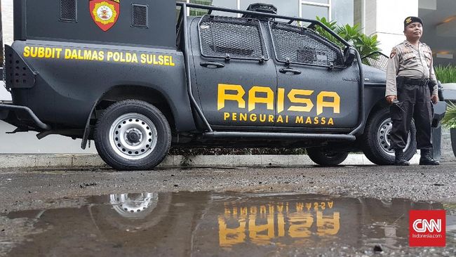 Raisa Syok Isi BBM Rp1,2 Juta, Bagaimana Mobil Pengurai Massa Raisa? Mobil Raisa pengurai massa milik polisi punya kapasitas tangki bahan bakarnya mencapai 80 liter.