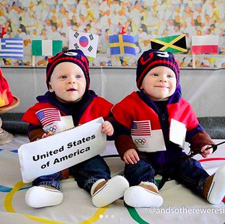 <p>Ini adalah si kembar Benjamin dan Zachary Shemenski. Bundanya, Meagan dan temannya Genevive Collins punya ide bikin sesi foto bertema Olimpiade Musim Dingin 2018. Tuh, Benjamin dan Zachary jadi perwakilan Amerika lho. Hi-hi-hi. (Foto: Instagram/ @andsothereweresix)  </p>