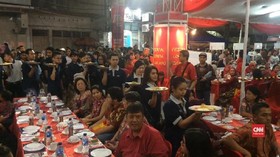 VIDEO: Tok Panjang, Makan Malam Sambut Imlek