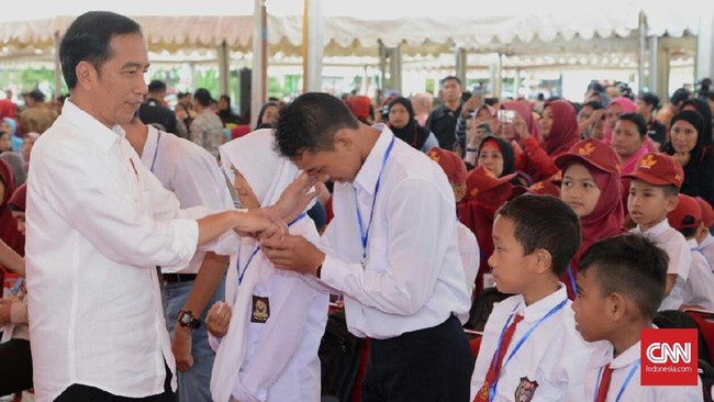 Presiden Joko Widodo menegaskan kementerian dan lembaga agar berfokus mengembangkan kapasitas sumber daya manusia dalam menyusun Rancangan APBN 2019.