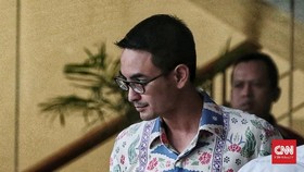 Penuhi Panggilan KPK, Zumi Bungkam pada Wartawan