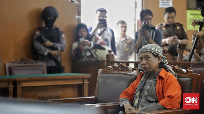 Pada sidang lanjutan terdakwa terorisme Aman Abdurrahman, pimpinan Jamaah Ansharut Daulah, Zainal Anshori yang telah divonis 7 tahun penjara menjadi saksi.