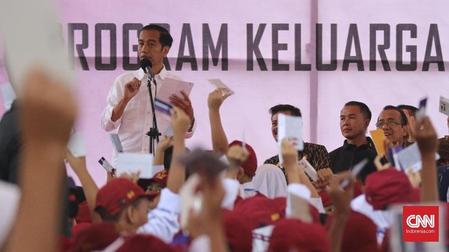 Presiden Joko Widodo meminta para calon penerima PKH divalidasi dengan saksama, para koordinator pendamping mesti memastikan PKH tepat sasaran.