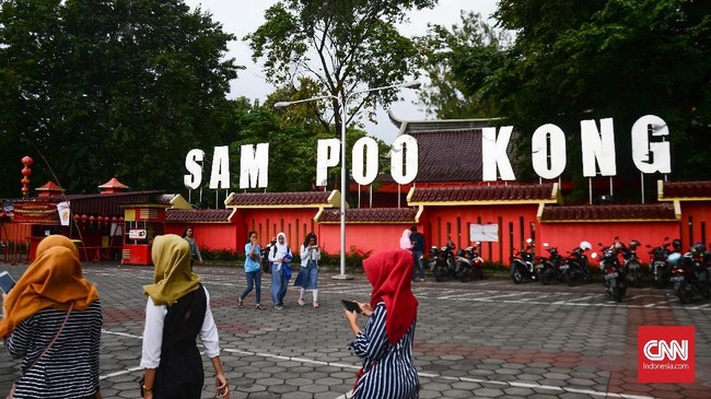 Pernyataan tertulis Pelaksana Tugas (Plt) Gubernur Jawa Tengah Heru Sudjatmoko menyerukan persatuan kepada warga yang hadir di Kelenteng Sam Poo Kong. 
