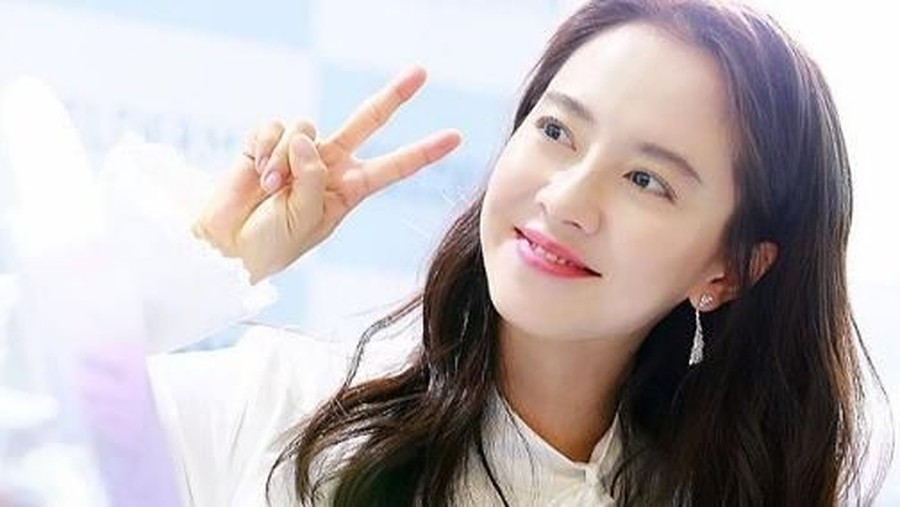 Kilas Balik Adegan Panas Song Ji Hyo Sebelum Sukses di Running Man Song Ji Hyo pernah mendapat adegan panas di film Frozen Flower.