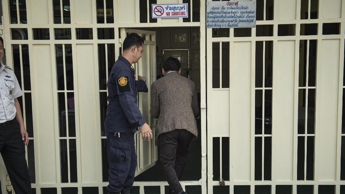 FOTO: Aksi Kocak 'Mr. Bean Thailand' Hibur Para Napi