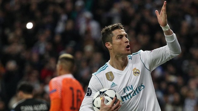 Gelandang Lokomotiv Moskow, Manuel Fernandes mengagumi kompatriot Timnas Portugal, Cristiano Ronaldo. Ia menyebut Ronaldo spesial karena punya mental juara.