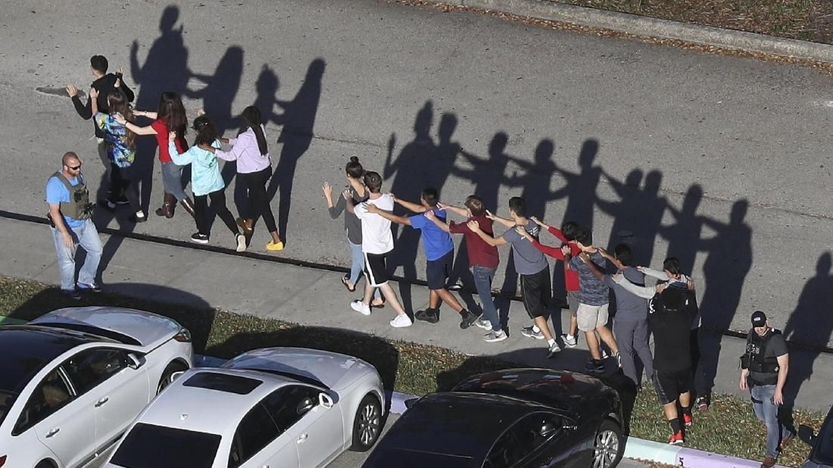 FOTO: Duka Luka Penembakan Sekolah di Florida