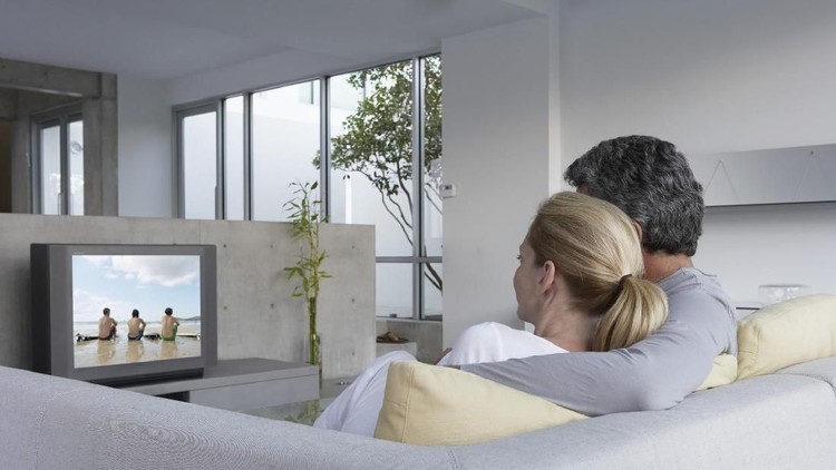 Inginnya sih bisa quality time-an sama suami keluar rumah. Tapi apa daya situasi nggak mendukung...