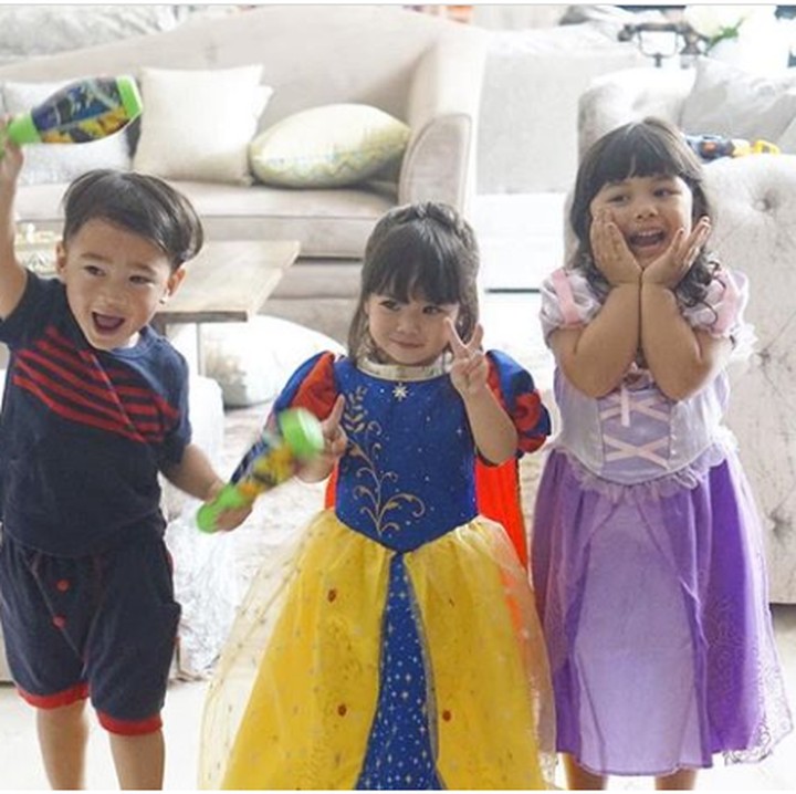 <p>Kayanya lagi pada joget-joget nih. (Foto: Instagram @nissyaa)</p>