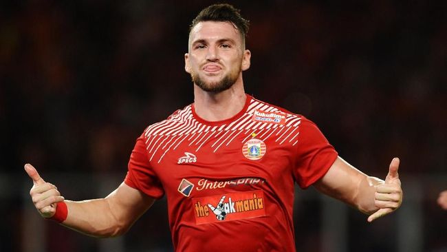 Simic dan Gonzales Buru Sepatu Emas Liga 1 2018 Marko Simic tanpa ragu mengungkapkan keyakinannya untuk bisa jadi pencetak gol terbanyak musim ini, begitu pun halnya dengan Cristian Gonzales.