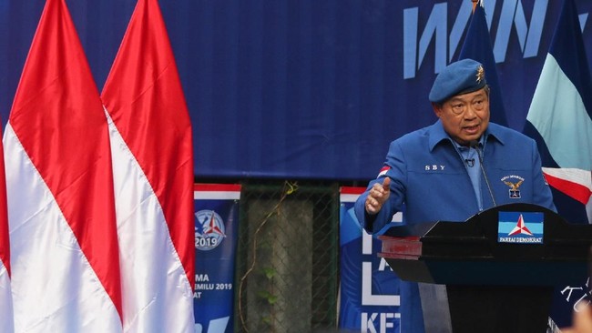 SBY mengingatkan agar masyarakat tidak melupakan sejarah, karena menurutnya reformasi bisa kembali terjadi bila amanat reformasi tak dijalankan.