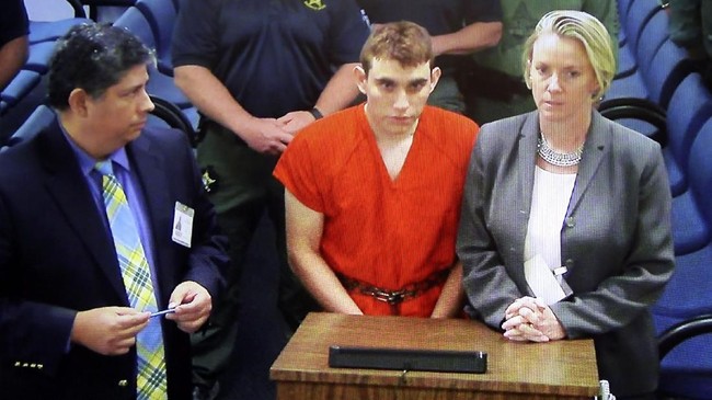 FBI mengaku mendapat dua laporan mengenai gerak-gerik terduga pelaku penembakan di sekolah Florida. Namun, mereka "mengacuhkannya".