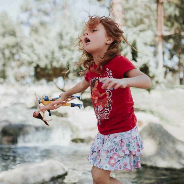 <p>Putri Brandon lainnya yang berumur 7 tahun juga ikut jadii pengarah gaya lho. (Foto: byoungforeverphotography)</p>