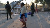 FOTO: Kecelakaan Helikopter Tambah Duka Meksiko Warga Meksiko mesti kembali dirundung duka mendalam setelah dilanda gempa, menyusul kecelakaan helikopter Mendagri yang menewaskan 13 orang.