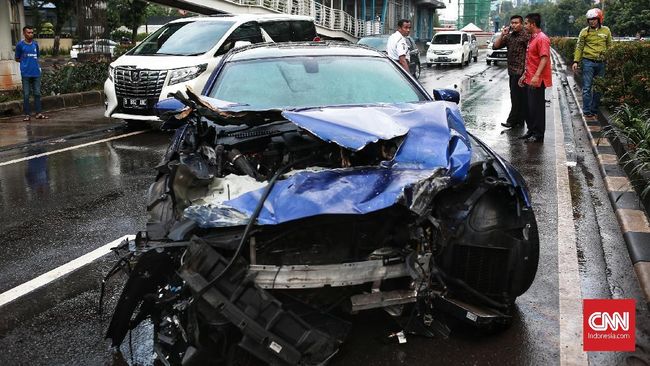 Jumlah Kecelakaan Arus Mudik Lebaran Turun 29 Persen Polri menyatakan jumlah kecelakaan lalu lintas arus mudik Lebaran 2018 turun 29 persen dibanding tahun sebelumnya.