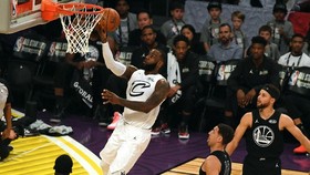 NBA All Star 2018, Tim LeBron Kalahkan Tim Stephen