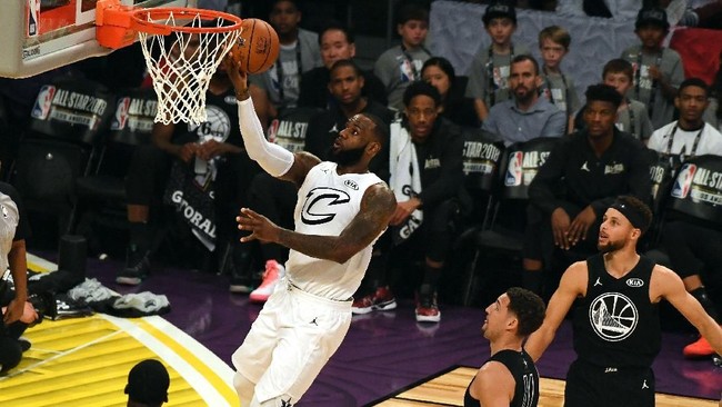 Format baru di NBA All Star berlangsung cukup menarik setelah Tim LeBron mengalahkan Tim Stephen 148-145 pada pertandingan di Staples Center, Los Angeles.