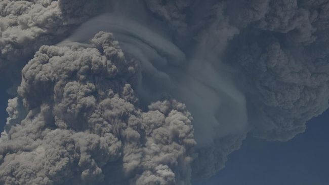 Asap Letusan Gunung Sakurajima di Jepang Tutup Sinar Matahari