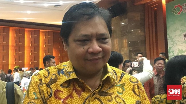 Ketum Golkar Airlangga Hartarto bertemu dengan Ketum Demokrat SBY danmembahas mengenai kemungkinan partai berlambang mercy itu merapat ke Jokowi.