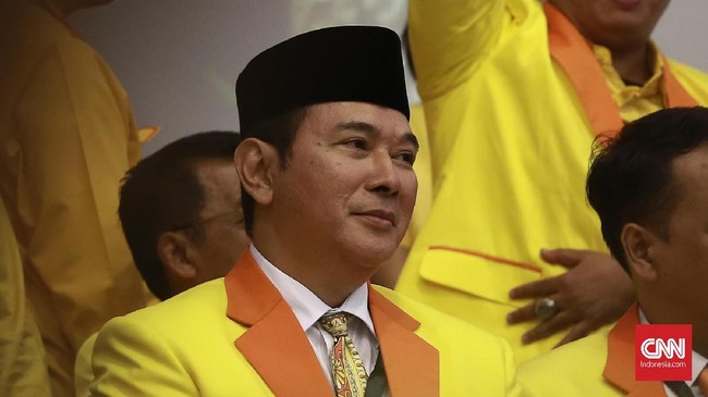 Peraturan KPU No 20 tahun 2018 mengharuskan mantan terpidana, yang diancam hukuman lima tahun penjara atau lebih, mengumumkan riwayat pidananya kepada publik.