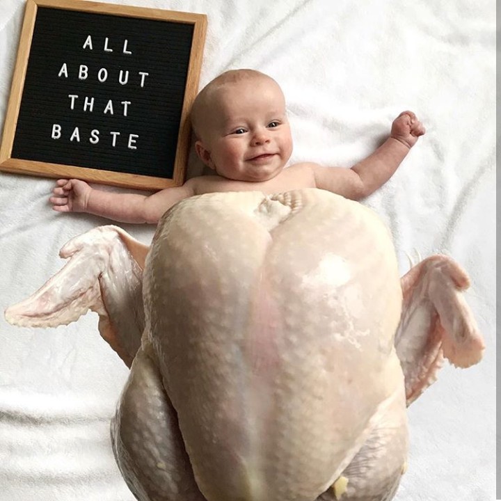 <p>Jadi ini pura-puranya ayam berkepala bayi, he-he-he. Gimana, Bun, terinspirasi untuk melakukan hal yang sama? (Foto: Instagram Jennifer Atkinson)</p>