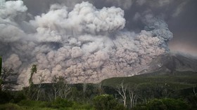 Gunung Api di Guatemala Keluarkan Asap Hitam, Bandara Ditutup