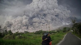 Gunung Sinabung Kembali Erupsi, Status Tetap Siaga
