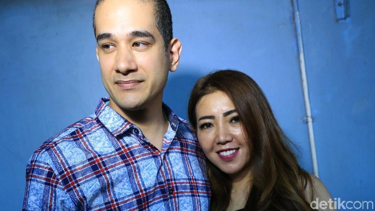 Hamil 2 Bulan, Istri Okan Cornelius Ngidam Beli Tas Tengah hamil 2 bulan, istri Okan Cornelius, Mey Lee ngidam beli tas branded.
