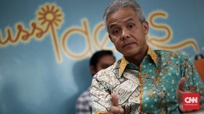 Merespons keluhan Ketua DPP PDIP Puan Maharani soal kepala daerah yang tak menyambutnya, Gubernur Jateng Ganjar Pranowo mengaku akan jadi yang terdepan.