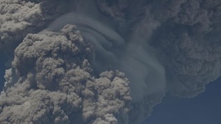 Abu Vulkanik Erupsi Gunung Sinabung Bisa Sebabkan ISPA