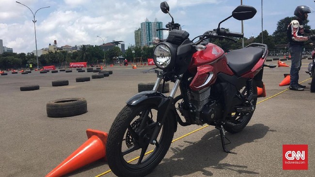 Honda menyematkan nama CB pada generasi kedua Verza untuk memberikan kesan motor yang lebih bertenaga.