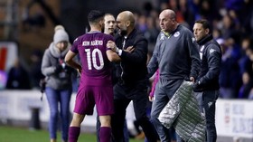 FOTO: Manchester City Kalah, Suporter Rusuh