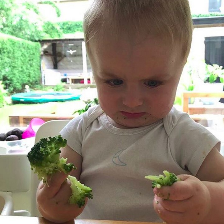 <p>"Bun, ini sayur apa sih?" (Foto: Instagram/ @the_curly_reader)  </p>