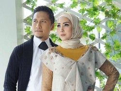 Sempat Ditolak, Begini Perjuangan Arie Untung Agar Fenita Arie Hijrah